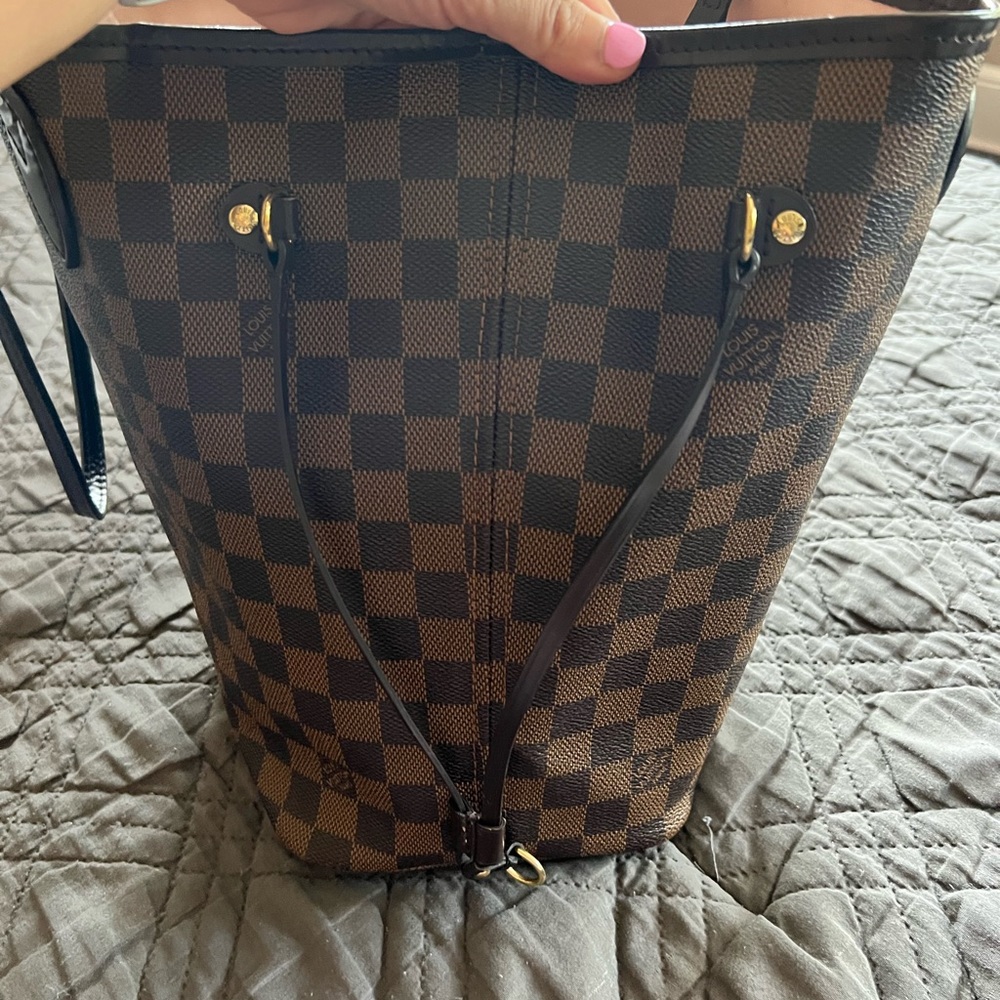 Authentic LV Neverfull - Picture 3 of 8